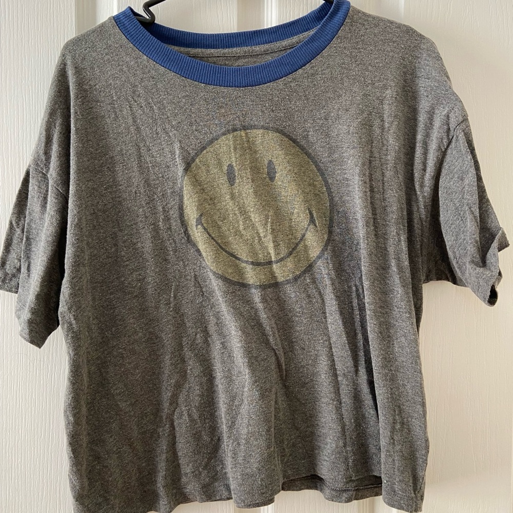 XS smiley face crop tee